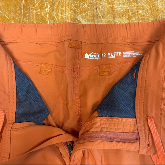 REI women Hiking 12P - Picture 4 of 5
